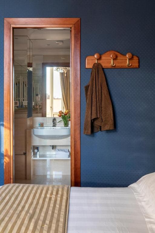 Deluxe Double or Twin Room with Balcony room - Image 3