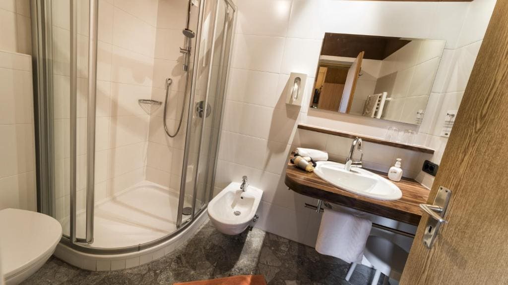 Comfort Double or Twin Room room - Image 2