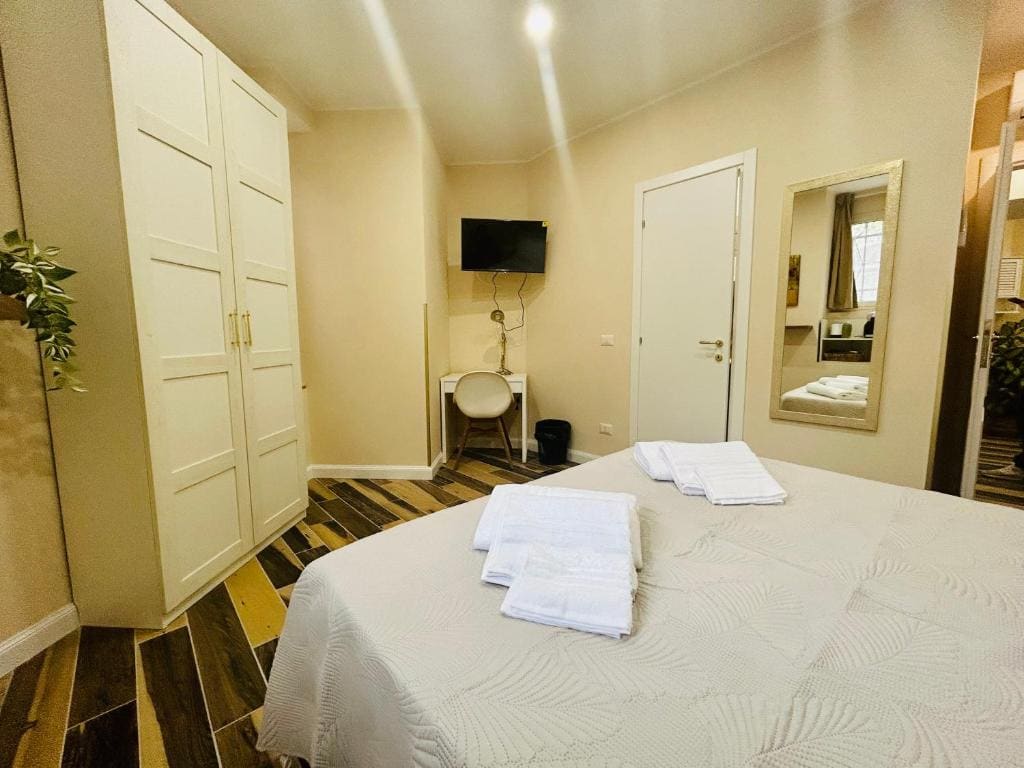 Deluxe Room room - Image 1