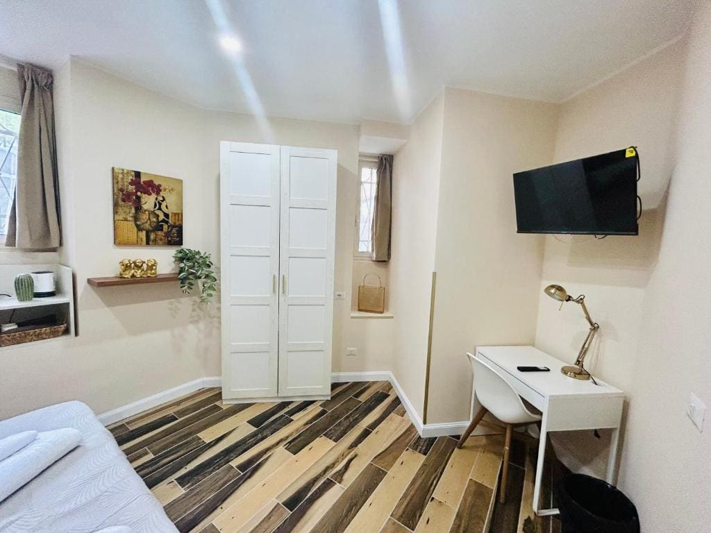 Deluxe Room room - Image 2