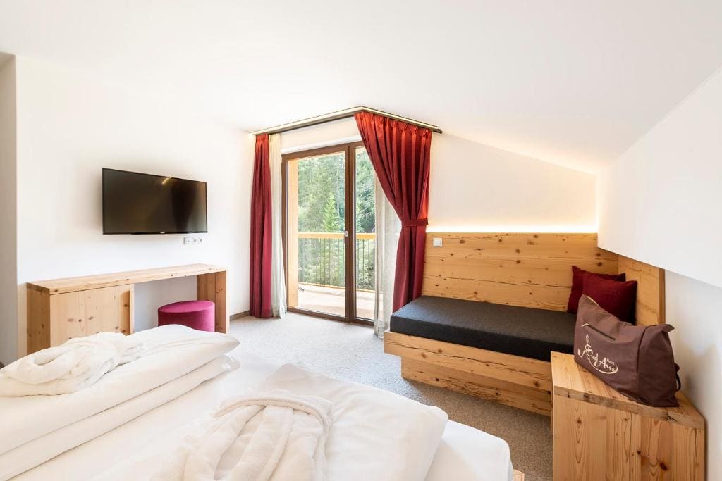 Double Room with Balcony room - Image 1