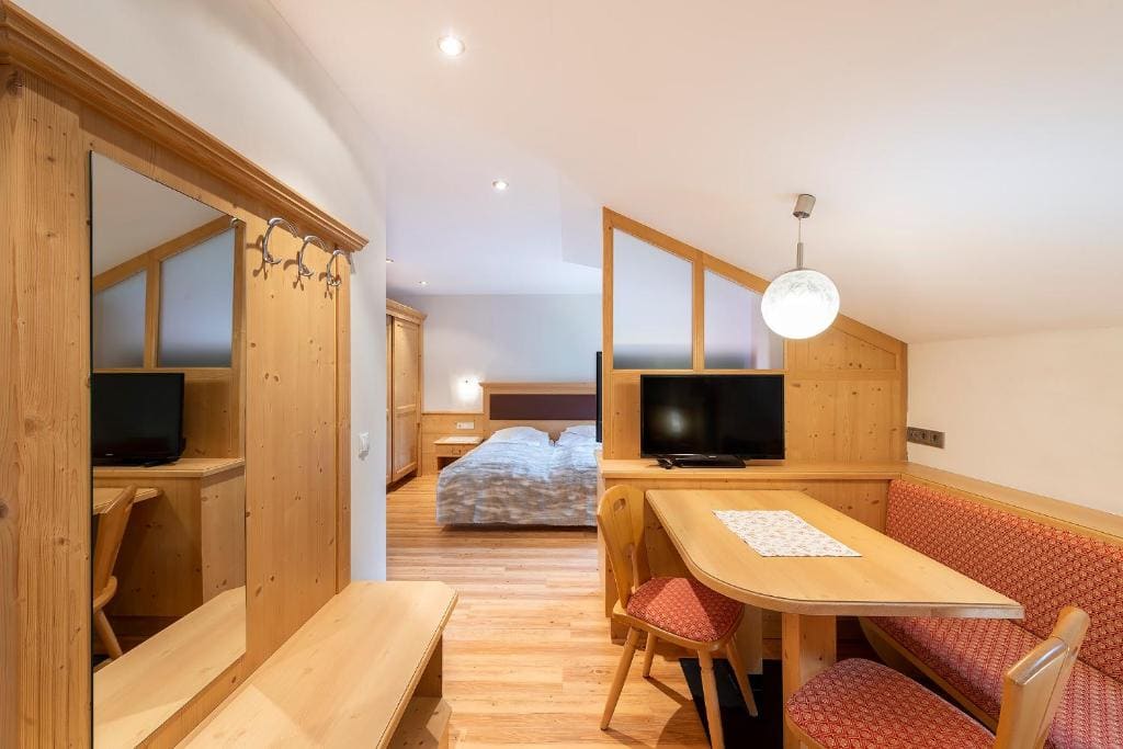 Junior Suite with Balcony room - Image 1