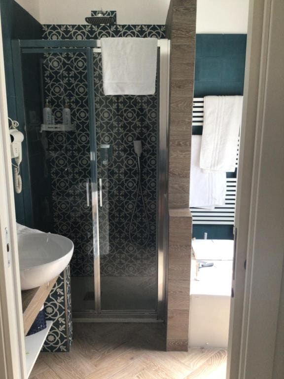 Deluxe Room room - Image 2