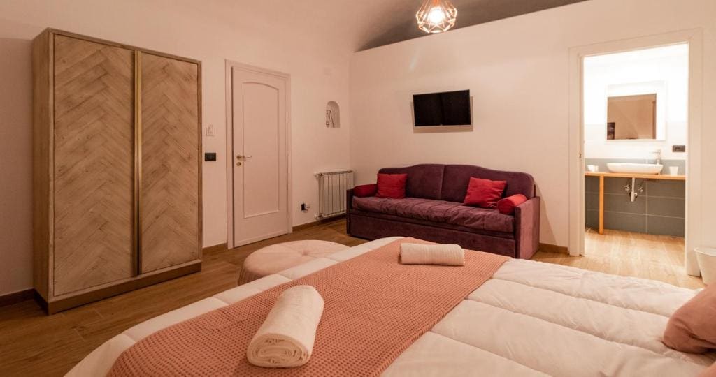 Quadruple Room with Private Bathroom room - Image 3