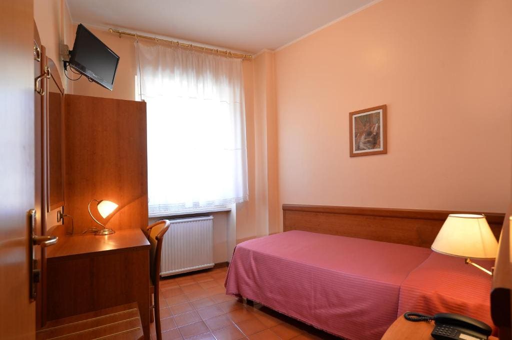 Economy Single Room room - Image 3