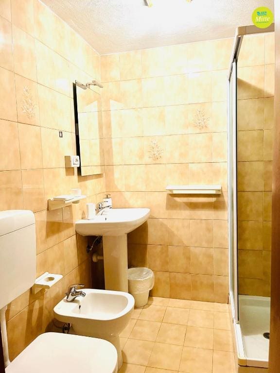 Triple Room with Private Bathroom room - Image 1