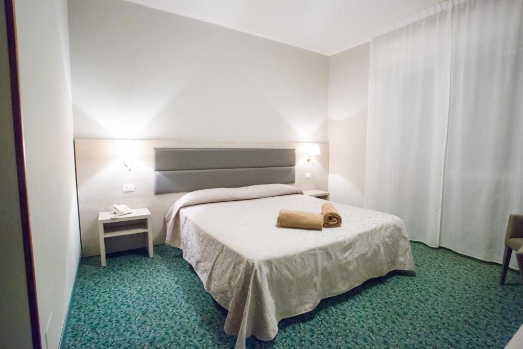 Classic Twin/Double Room room - Image 1