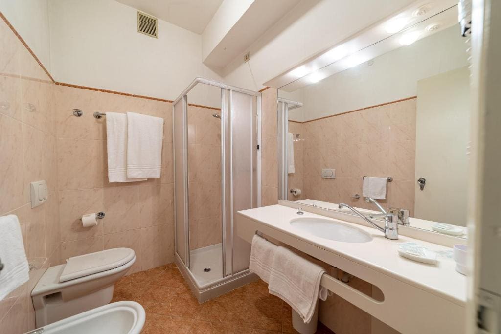 Superior Twin/Double Room room - Image 2