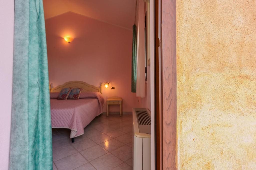 Superior Double or Twin Room with Pool View room - Image 1