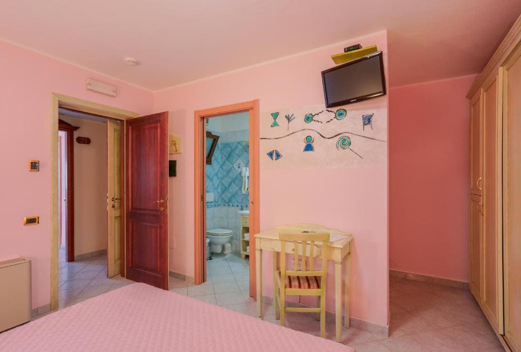 Two Connecting Double Rooms room - Image 1