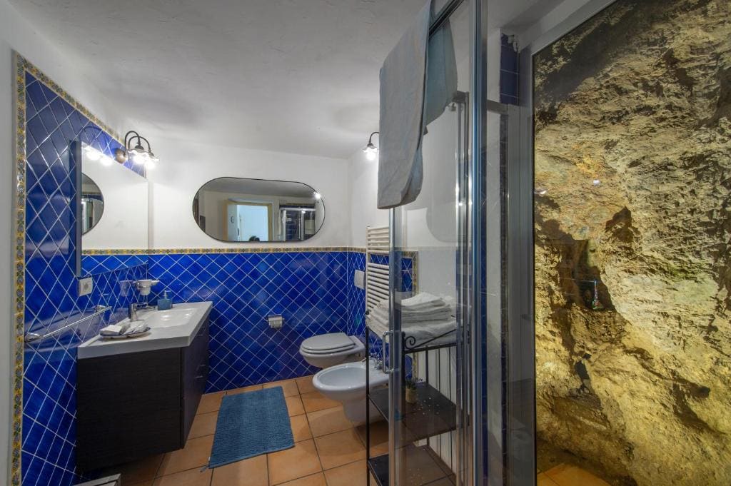 Double Room with Sea View - Groundfloor room - Image 1