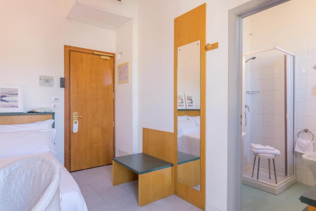 Double Room with Small Double Bed room - Image 1