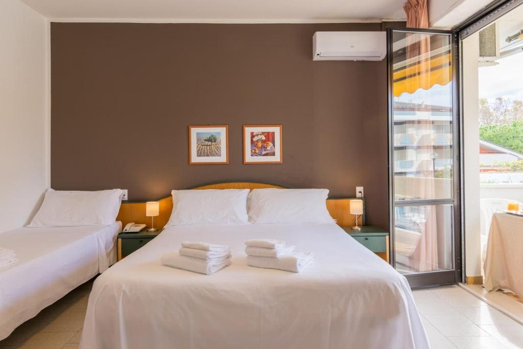 Triple Room with Balcony room - Image 3