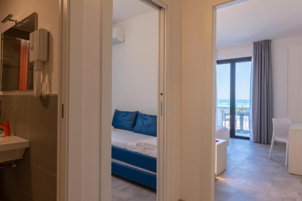 Two-Bedroom Suite with Balcony and Sea View - Annex room - Image 3