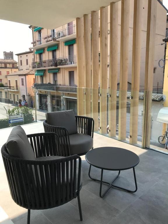 Deluxe Triple Room with Balcony room - Image 2