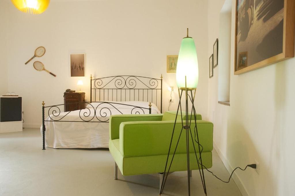 Deluxe Double Room with Balcony room - Image 2