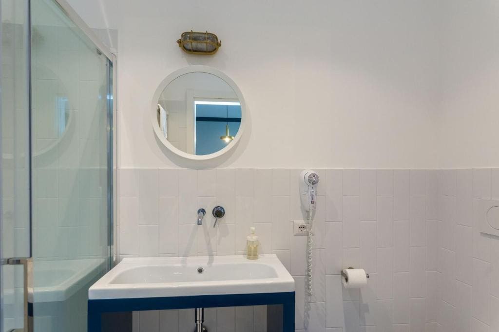 Standard Triple Room room - Image 1