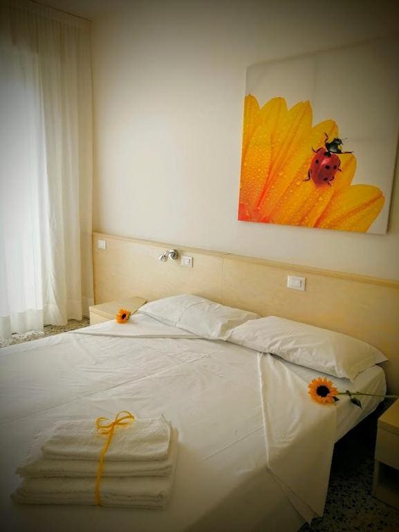 Superior Double or Twin Room room - Image 3