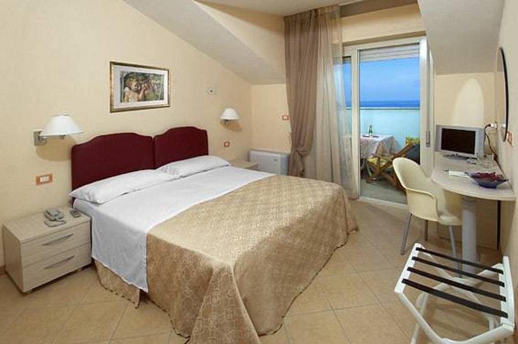Double or Twin Room with Balcony room - Image 1