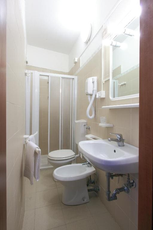 Economy Double or Twin Room room - Image 3