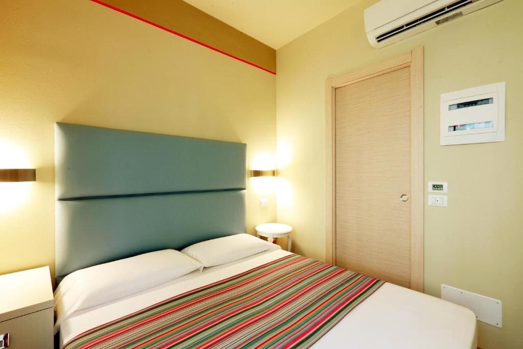 Small Comfort Double Room room - Image 1