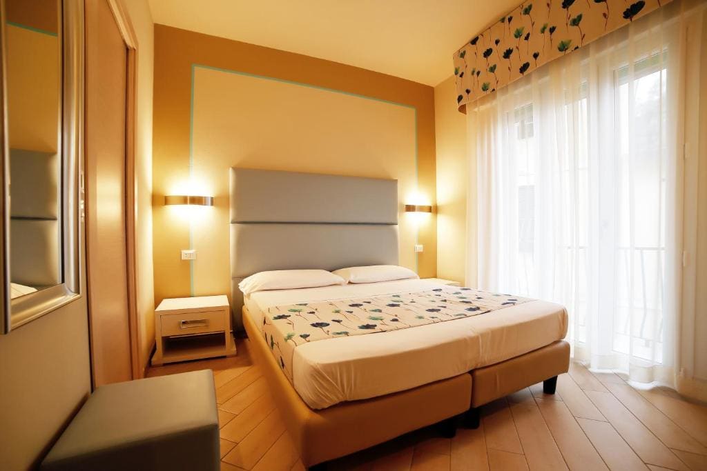 Superior Double or Twin Room with Balcony room - Image 3