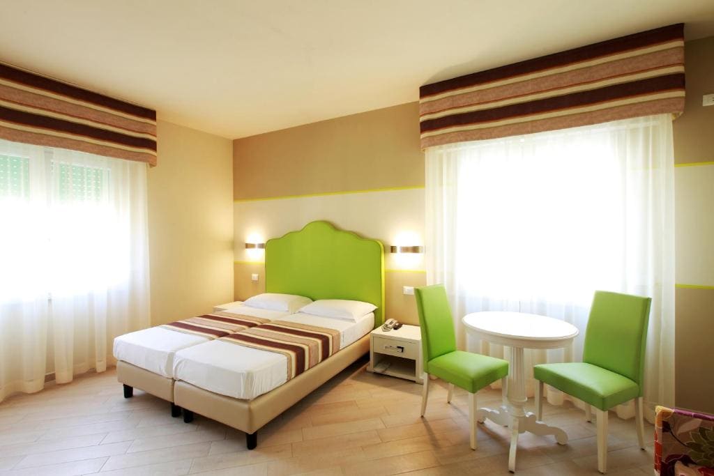 Superior Junior Suite room - Image 1