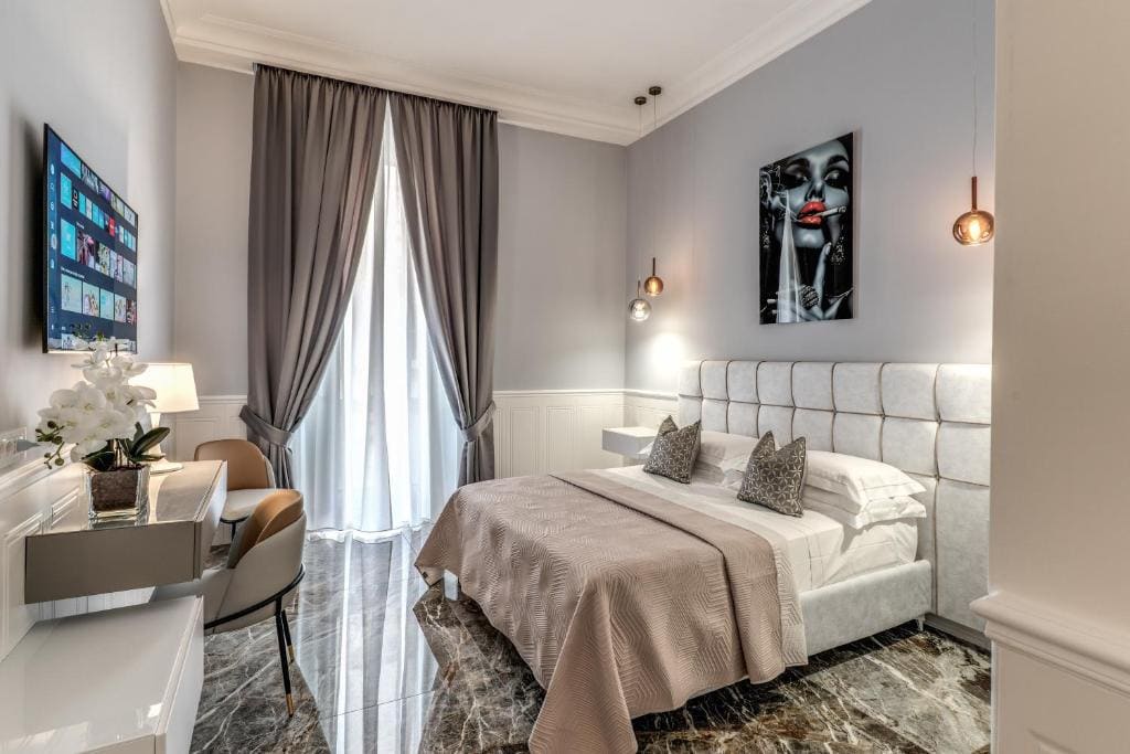 Deluxe King Suite room - Image 3