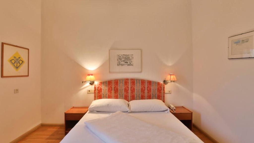 Einzelzimmer room - Image 3