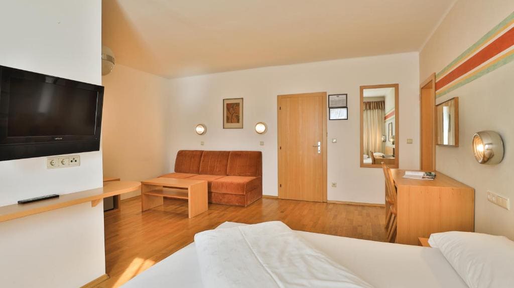 Quadruple Room room - Image 3