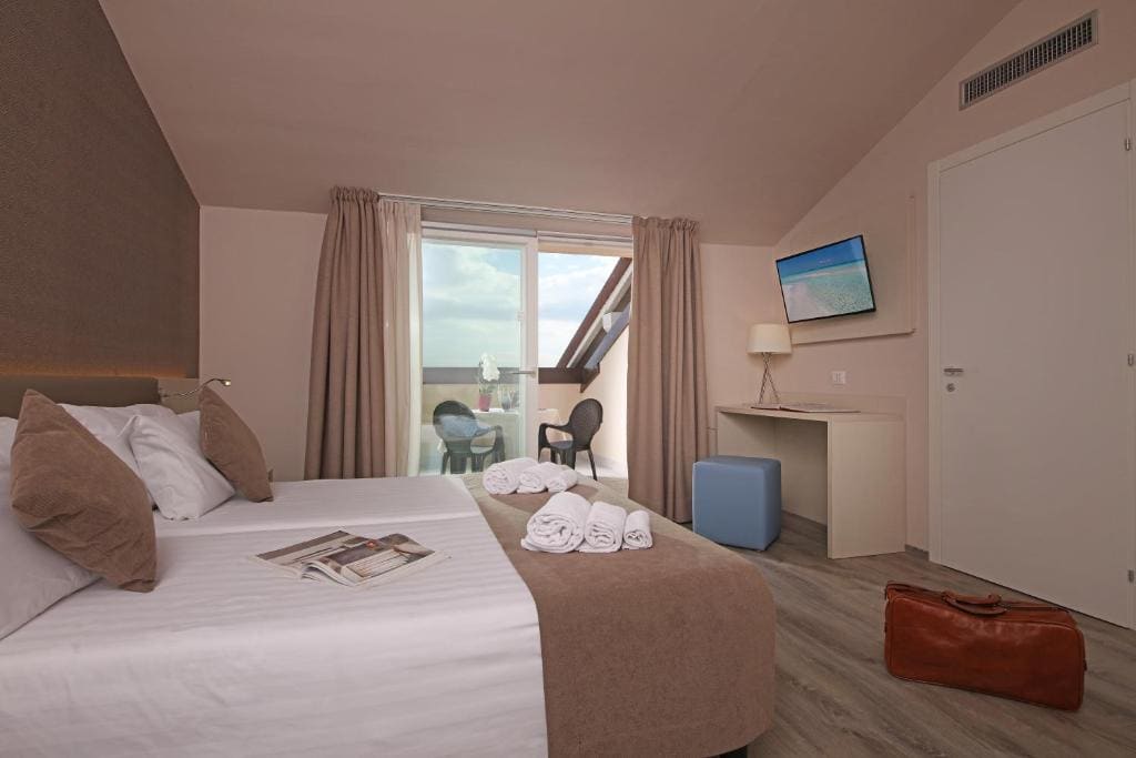 Superior Double Room room - Image 1