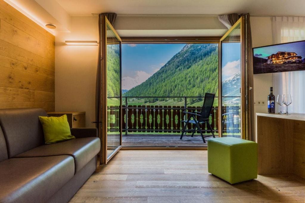 Quadruple Room with Balcony room - Image 2