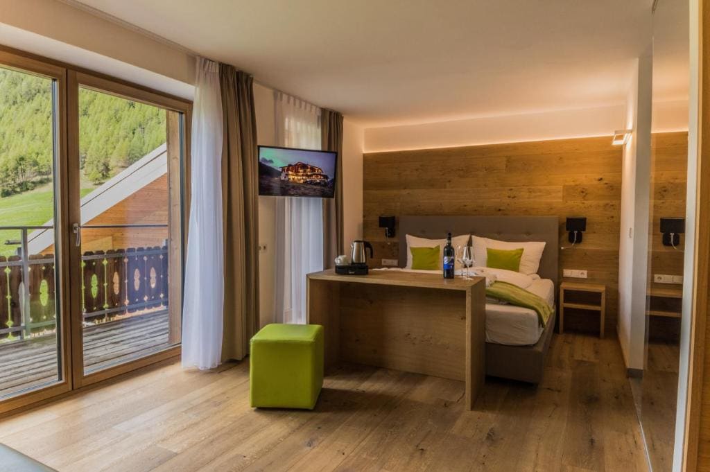Quadruple Room with Balcony room - Image 1