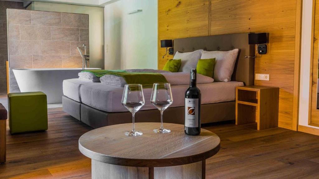 Suite room - Image 2