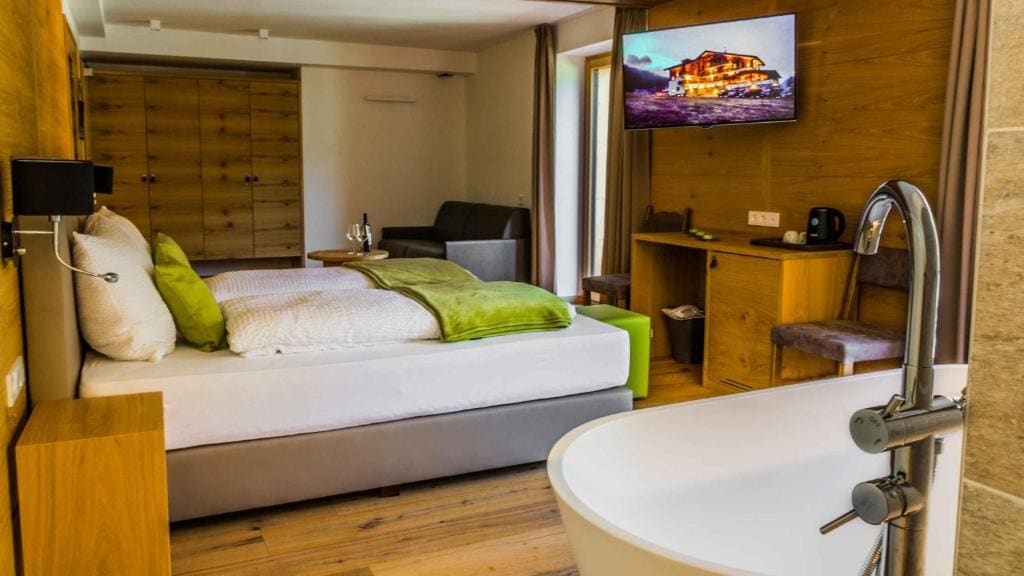 Suite room - Image 1