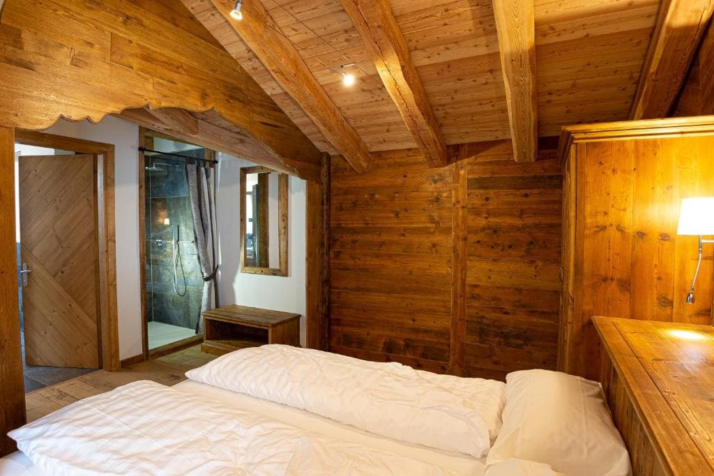 Deluxe Quadruple Room room - Image 3