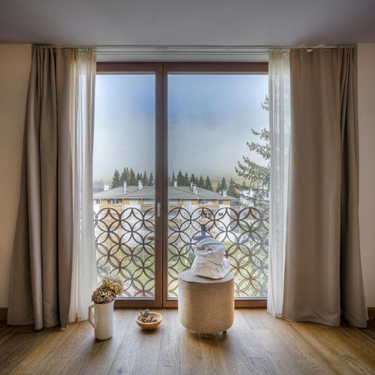 Deluxe Room room - Image 1
