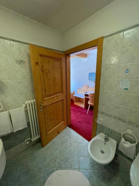 Basic Triple Room room - Image 3