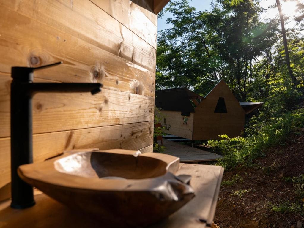 Tent room - Image 2