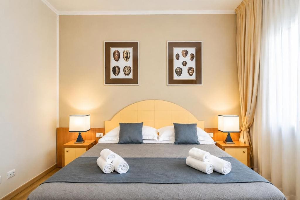 Small Single Room room - Image 1