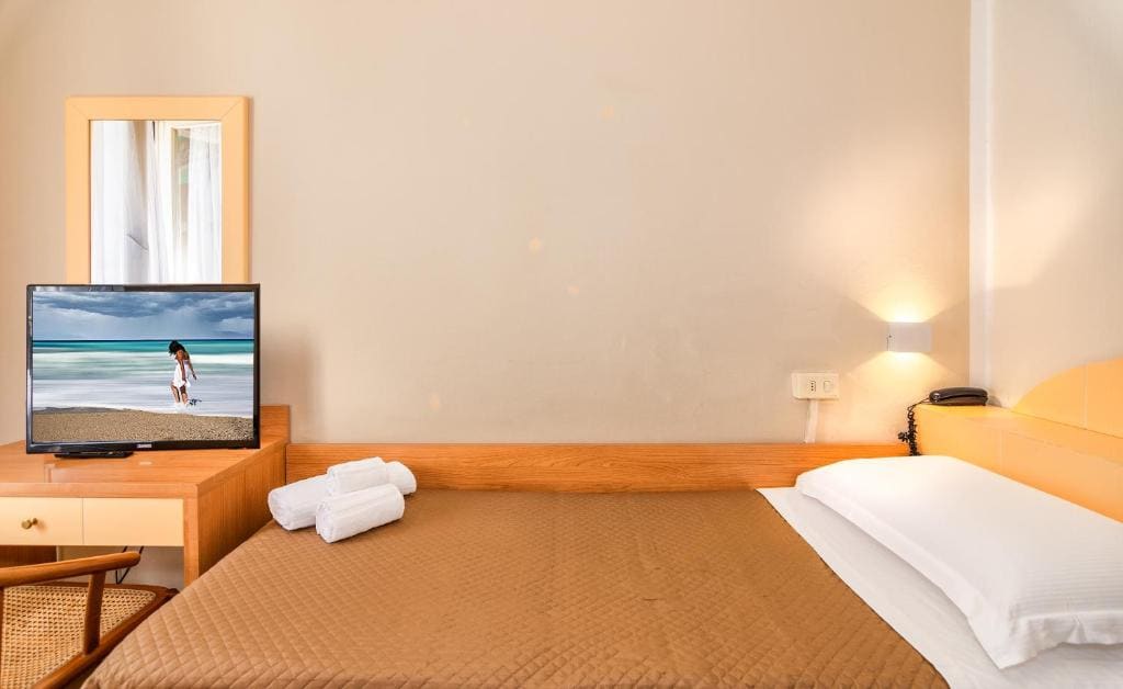Small Single Room room - Image 2