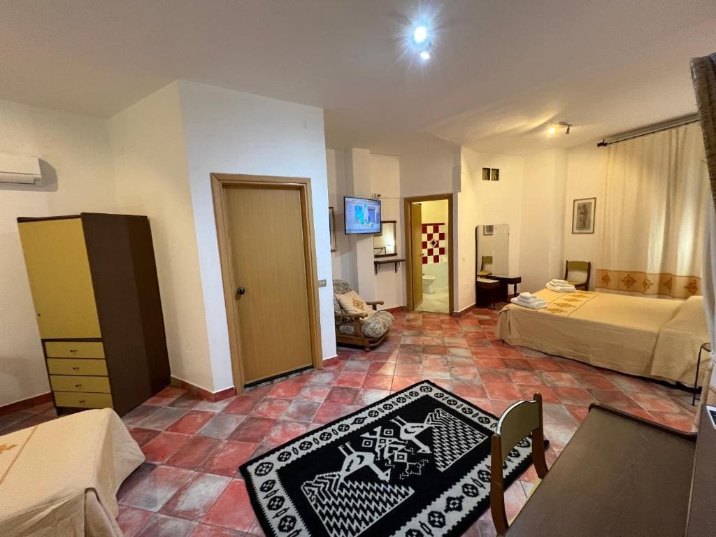 Quadruple Room room - Image 1