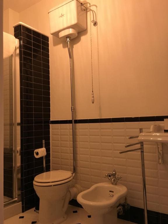 Double Room with Balcony room - Image 3
