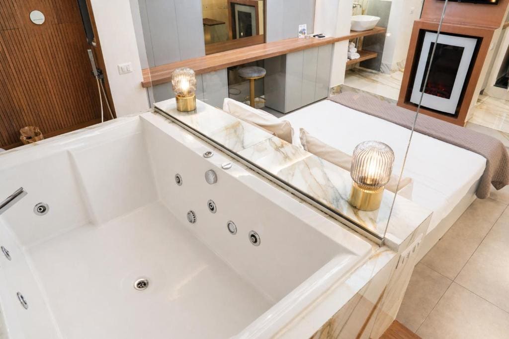 Double Room with Private Bathroom room - Image 1
