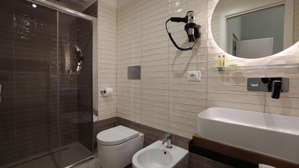 Deluxe Triple Room room - Image 2