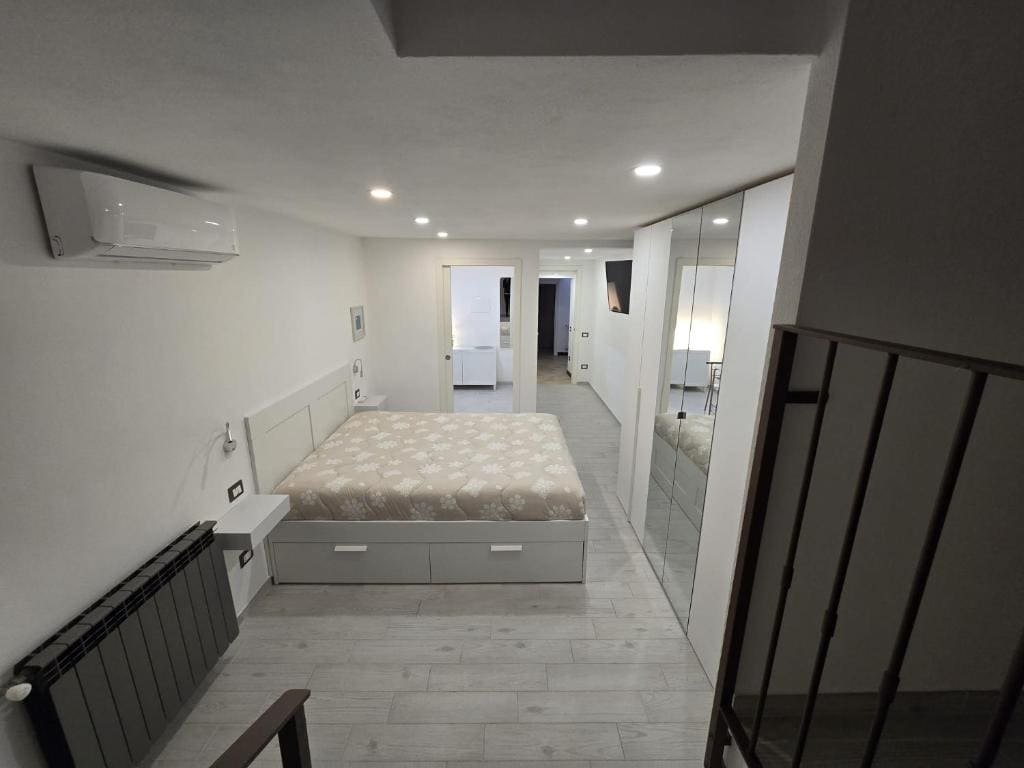 Room room - Image 1