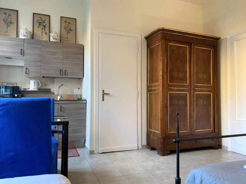 Double Room with Private Bathroom room - Image 2