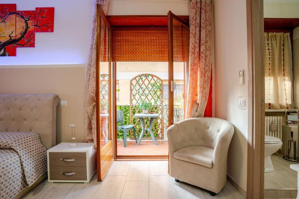 Deluxe Double Room with Balcony room - Image 1