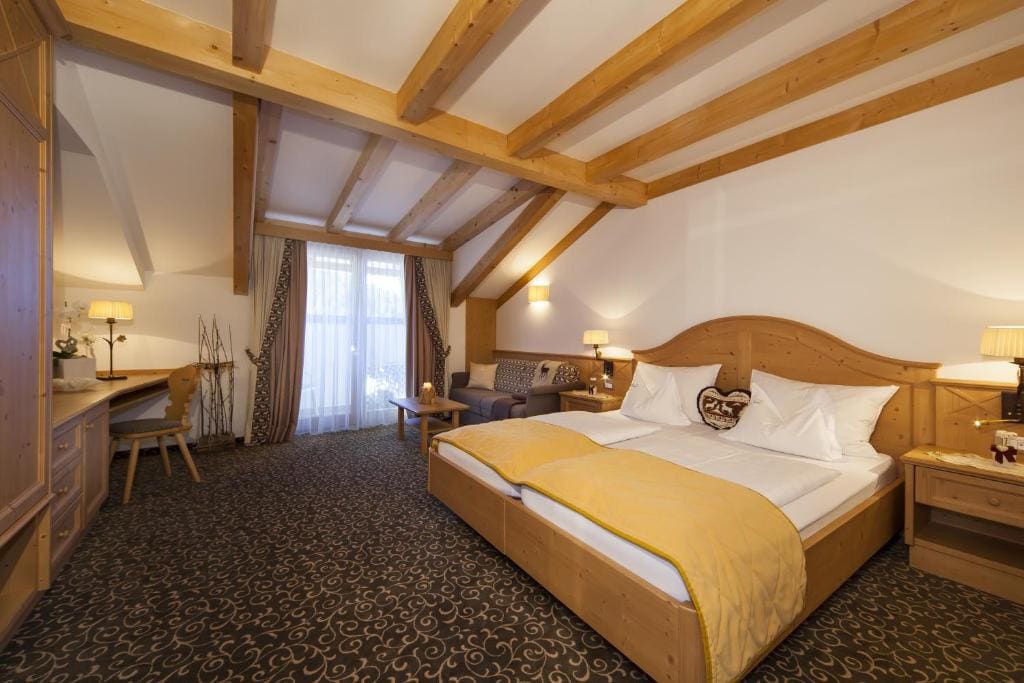 Double or Twin Room with Balcony - Attic room - Image 2