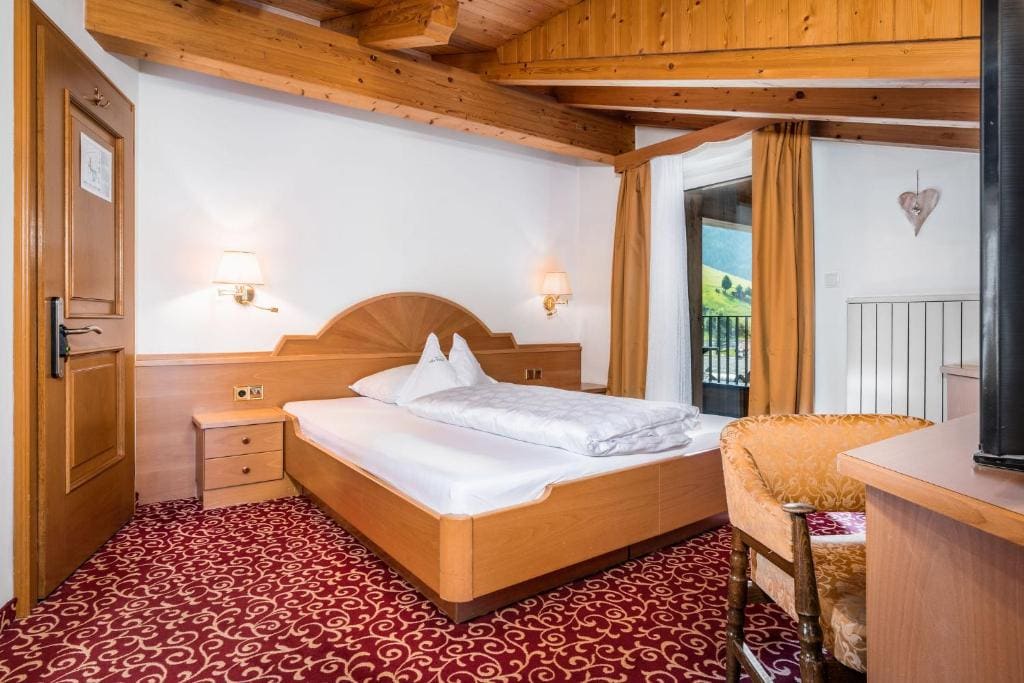 Small Standard Double Room- Attic room - Image 2